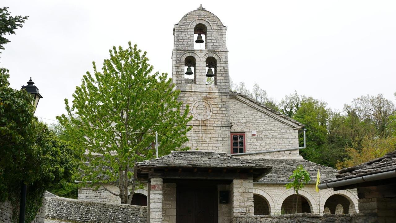 Vikos Hotel Monodendri Buitenkant foto