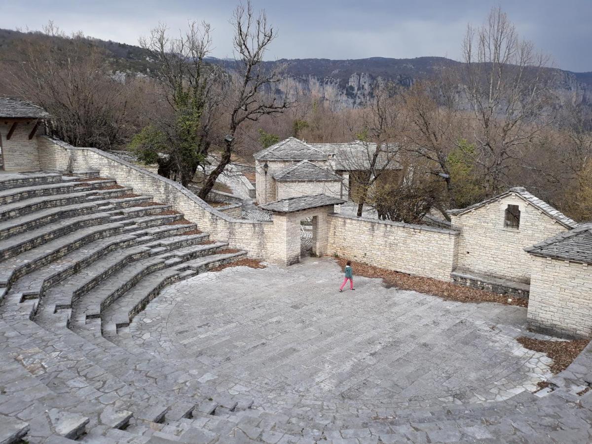 Vikos Hotel Monodendri Buitenkant foto