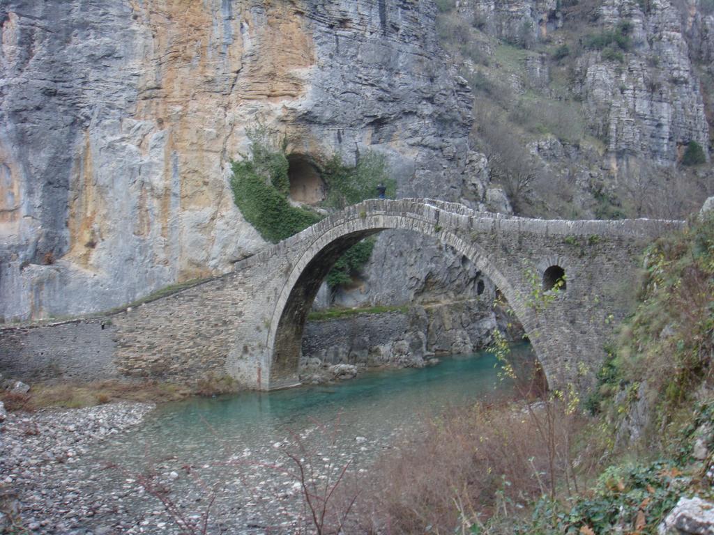 Vikos Hotel Monodendri Buitenkant foto